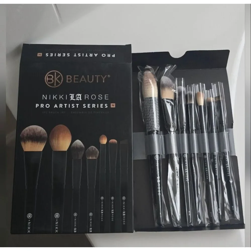 NIB BK Beauty Nikki La Rose Pro Artist Make Up Brush Set 7 Pcs